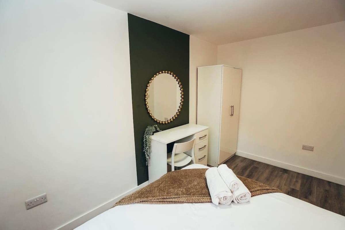 1Br City Centre Apt, Self Check In, Wifi, By Derbnb Sheffield Bagian luar foto